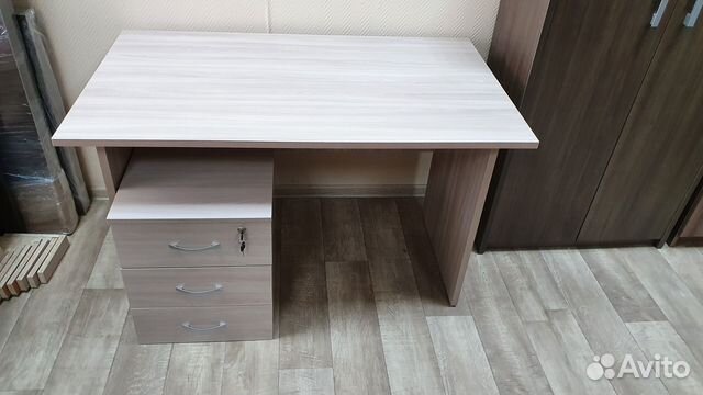 Офисная мебель новая: Стол письменный, тумба