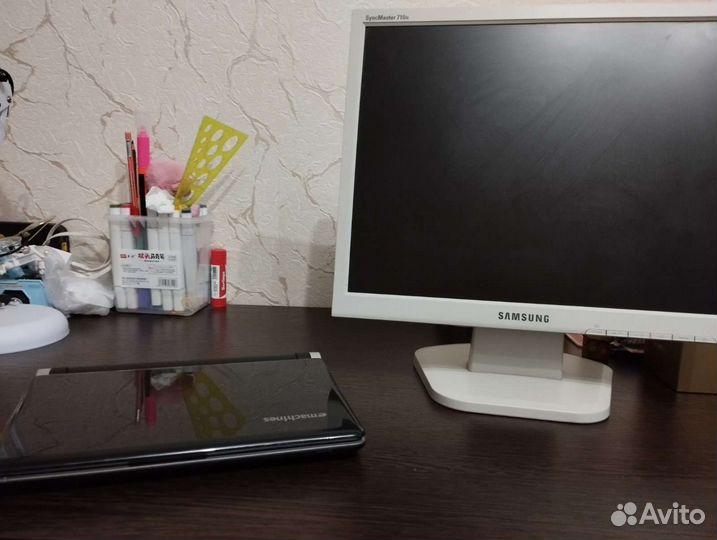 Монитор Samsung