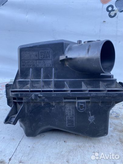 Корпус воздушного фильтра Toyota Camry v50