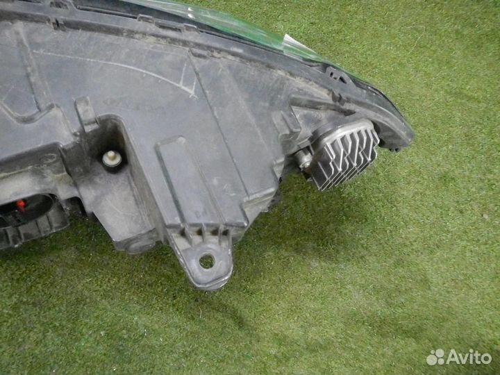 Фара правая Volvo XC90