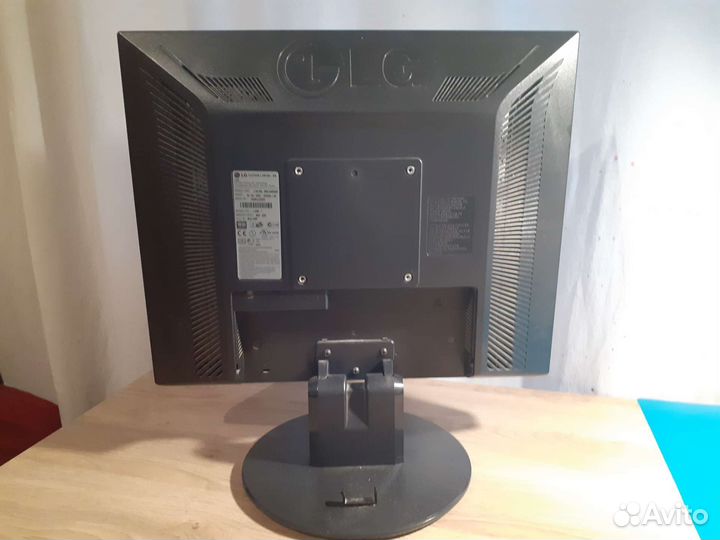Монитор LG