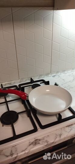 Сковорода с антипригарным покрытием