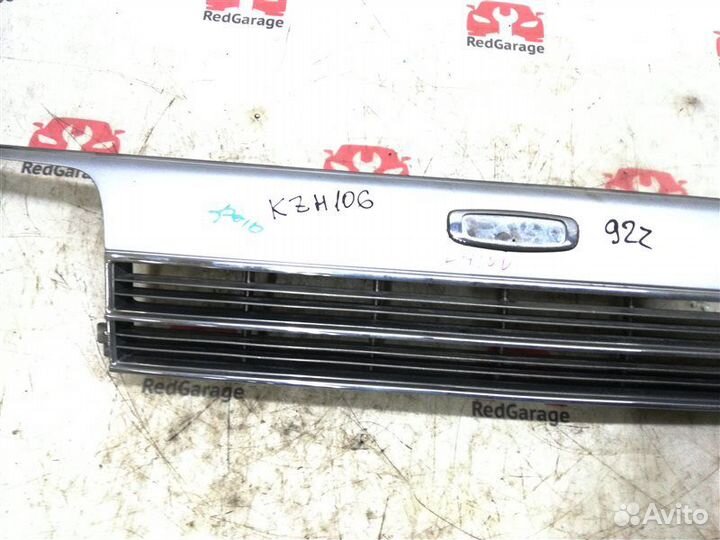 Решетка радиатора Toyota Hiace LH100 2LTE 1992