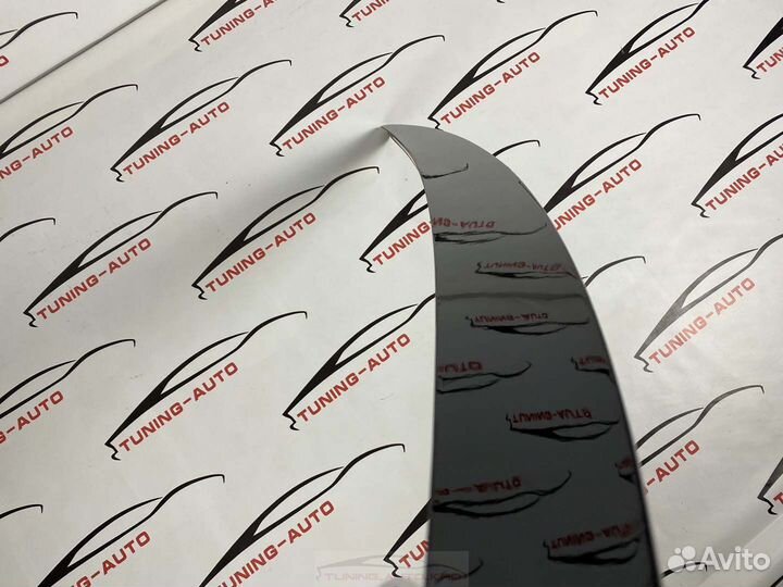 Спойлер Под стекло Лексус GX470 H3746