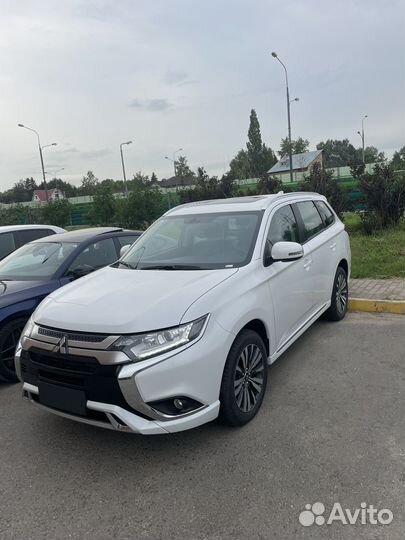 Mitsubishi Outlander 2.0 CVT, 2022, 280 км