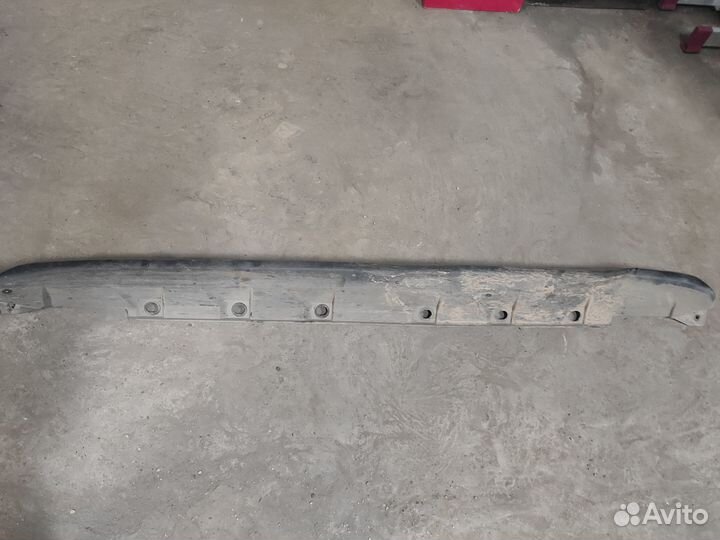 Порог Toyota IST