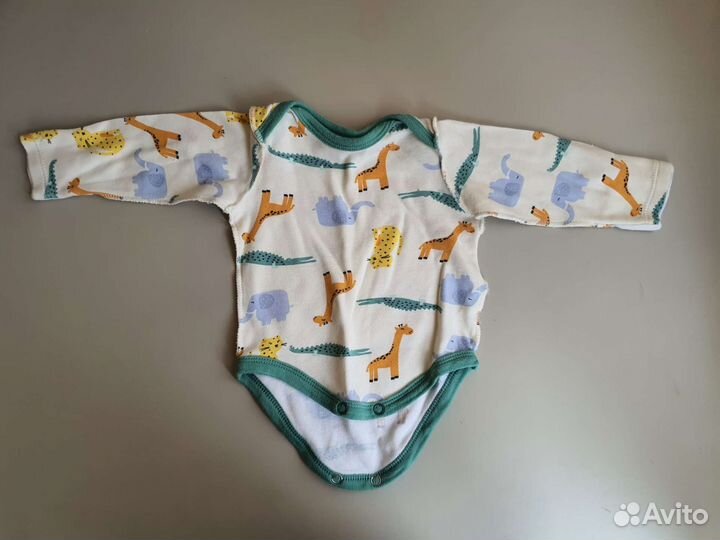 Ванночка и детские вещи