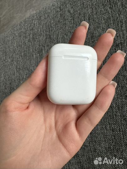 Беспроводные наушники apple airpods 1