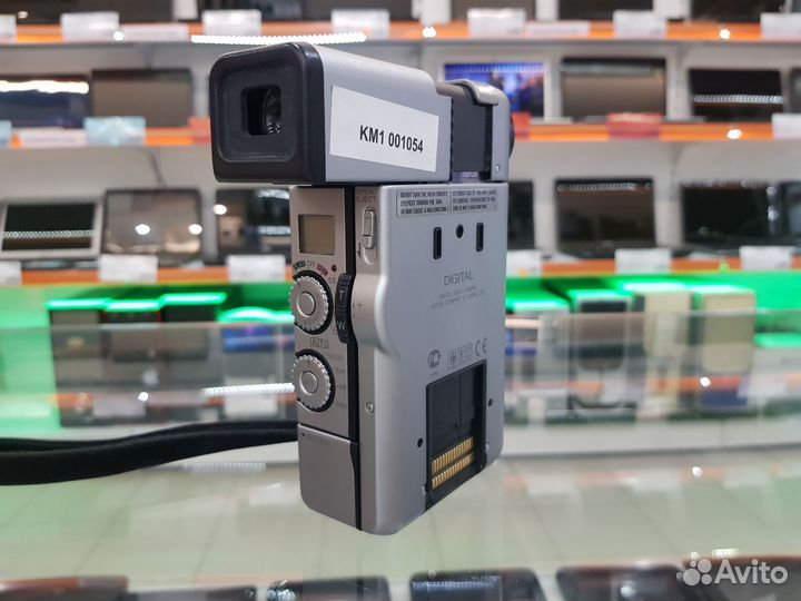 Портативная JVC Видеокамера с 100х оптический зум