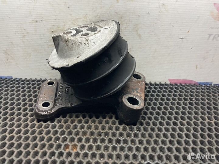 Подушка двигателя передняя правая Scania 5-series