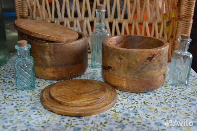 Банка с крышкой из дерева манго