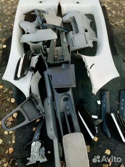 Элементы салона Nissan Almera N16