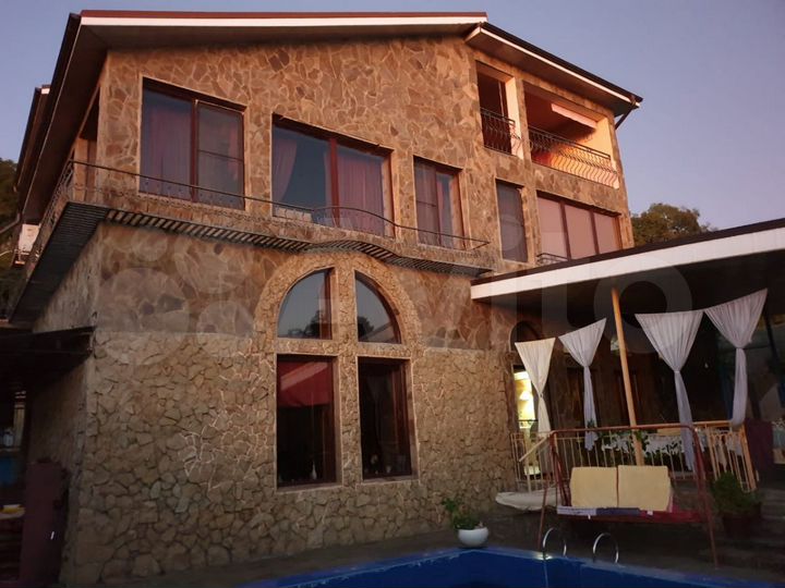 Дом 229 м² на участке 13,5 сот.