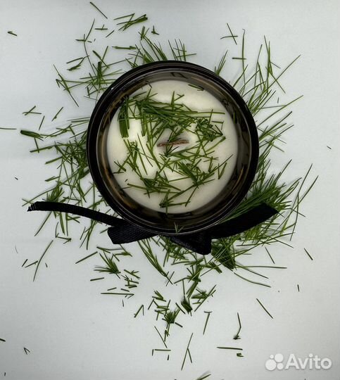 Свеча с ароматом свежескошенной травы