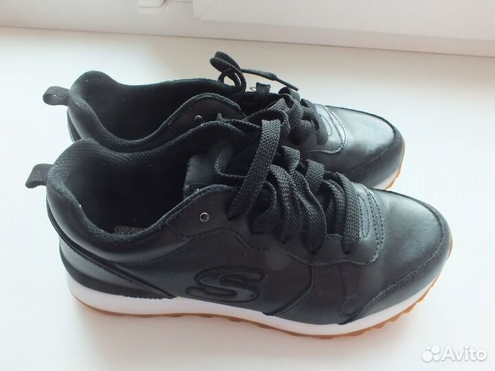 Женские кроссовки skechers 36 eur