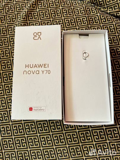 HUAWEI nova Y70, 4/64 ГБ