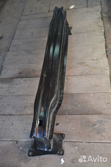 Усилитель заднего бампера VW Jetta 6