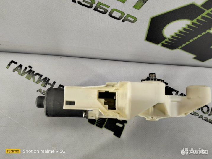 Мотор стеклоподъемника передний правый Ford Focus