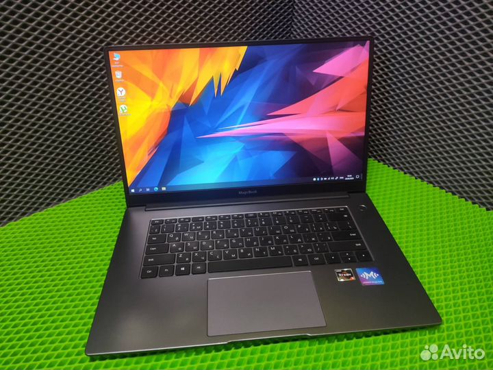 Ноутбук Honor Ryzen5 3500/8/256/Vega8 комплект