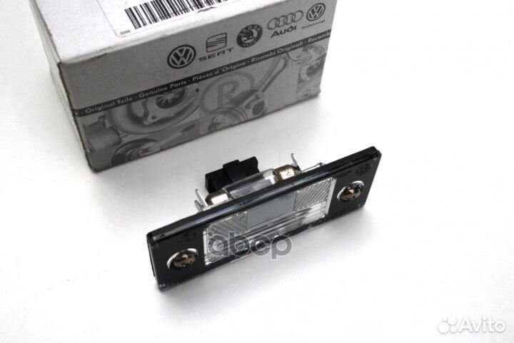 Плафон освещения номерного знака VW: golf 07-09