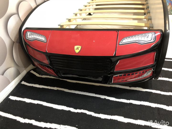 Детская кровать машинка