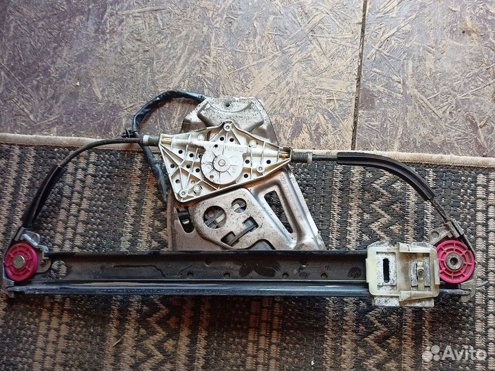 Стеклоподъемник задний правый Mercedes-Benz S W220