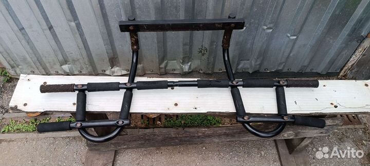 Многофункциональный турник в дверной проем