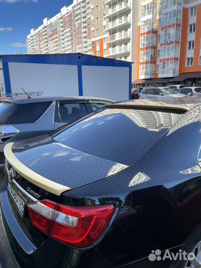 Спойлер козырек на заднее стекло camry 50