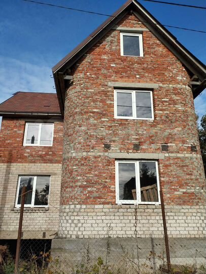 Дом 200 м² на участке 6 сот.