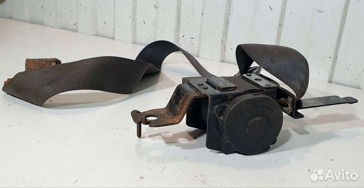 Ремень безопасности передний Mitsubishi Pajero II