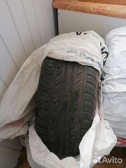 Apollo Acelere 20.5/5 R16