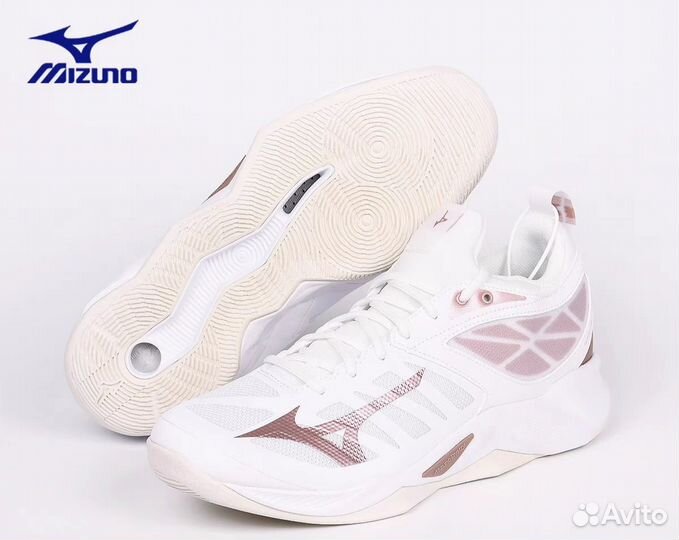 Кроссовки для бадминтона и волейбола mizuno