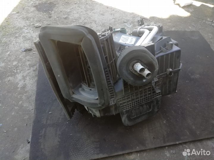 Корпус печки радиатор Рено Логан 1