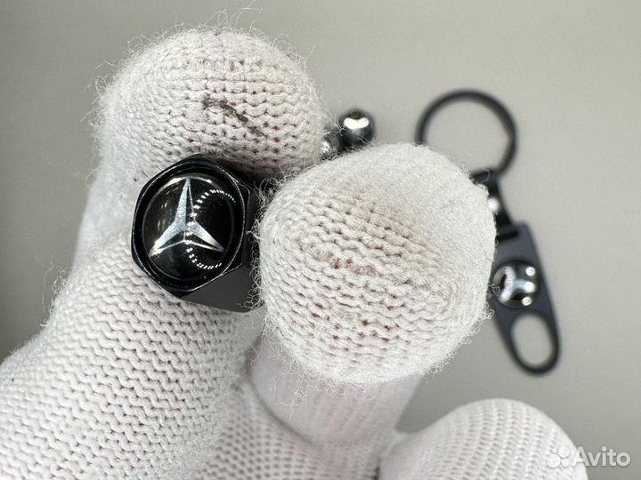 Колпачки на ниппель 4 шт с брелоком Mercedes