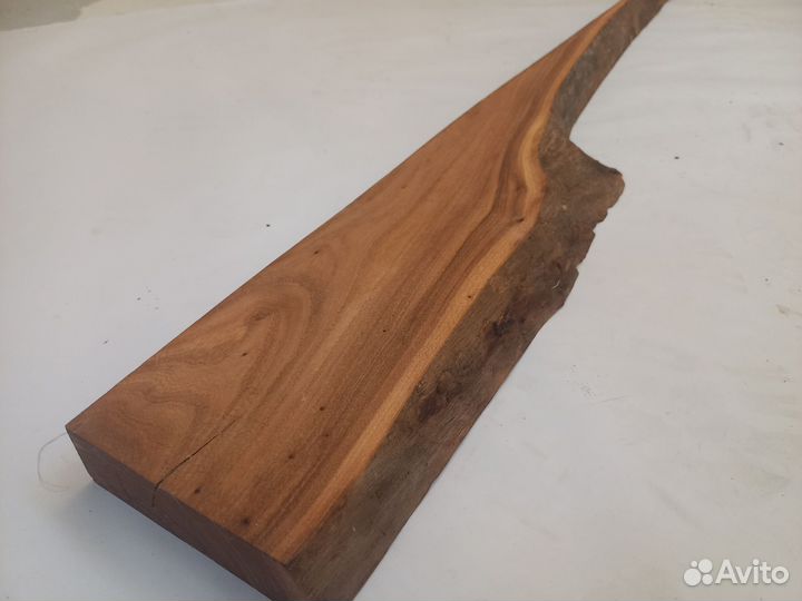 Парящая полка карагач