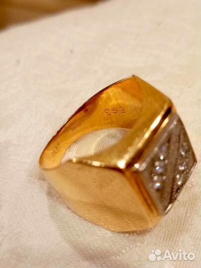 Мужской золотой перстень печатка