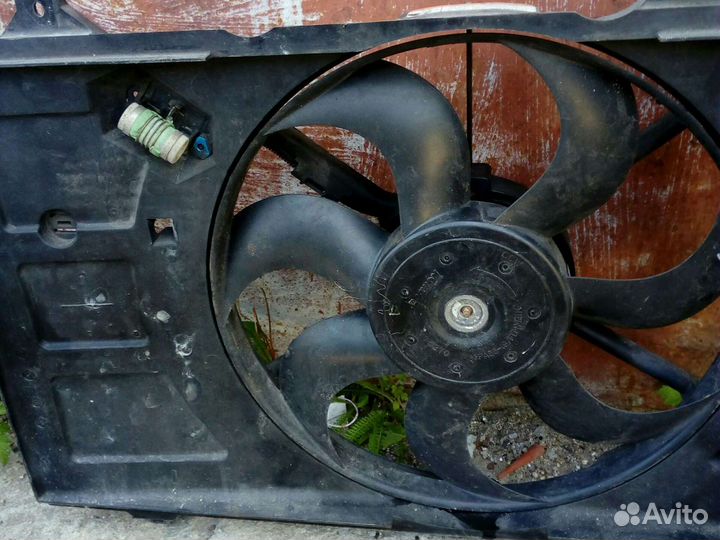 Киа рио 2 вентилятор(диффузор радиатора)