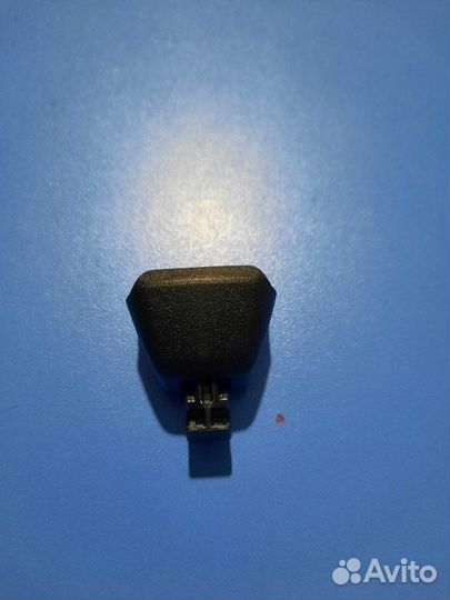 Крючок шторки задний Toyota Camry V70 2018+2021