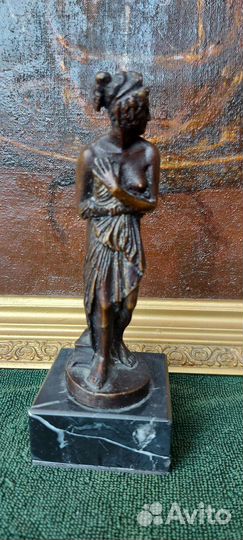 Антикварная Бронзовая статуэтка