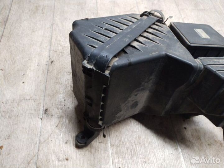 Корпус воздушного фильтра Mitsubishi Galant 7 4G63