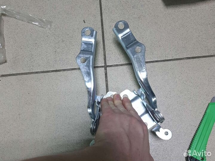 Петля капота (комплект 2шт) Киа Сол