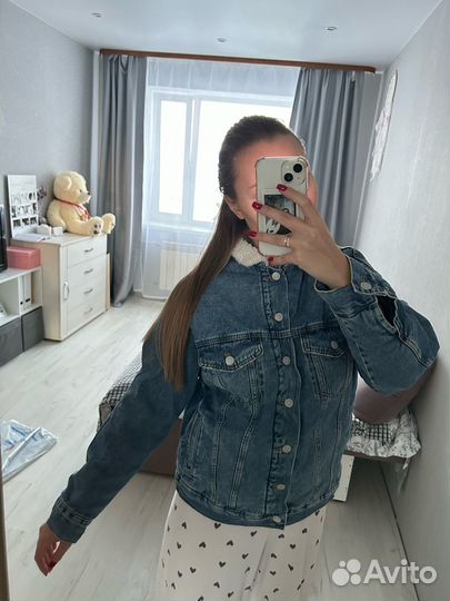 Джинсовая куртка с мехом Bershka