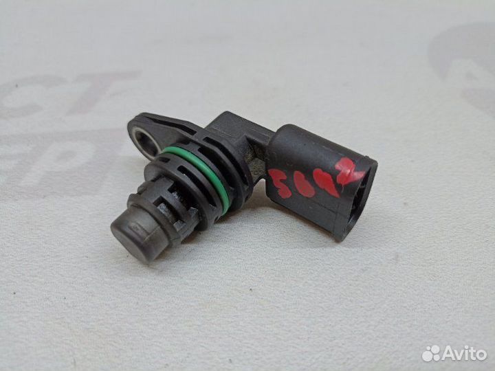 Датчик положения распредвала Volkswagen Jetta A6