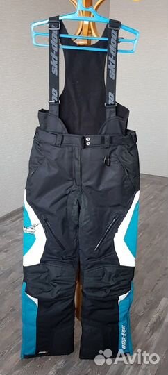 Костюм зимний для катания на снегоходе женский