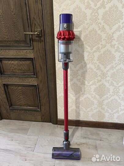 Пылесос Dyson v10