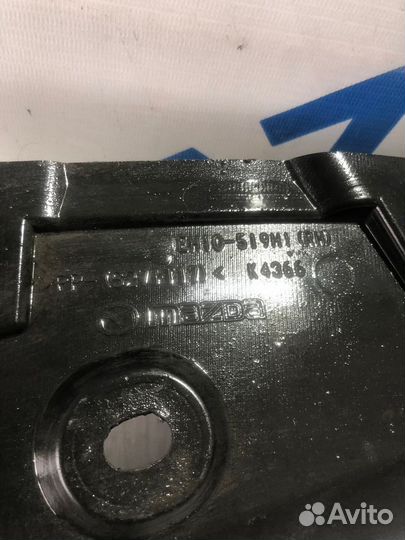 Крышка форсунки омывателя mazda CX-7 2.3 ат