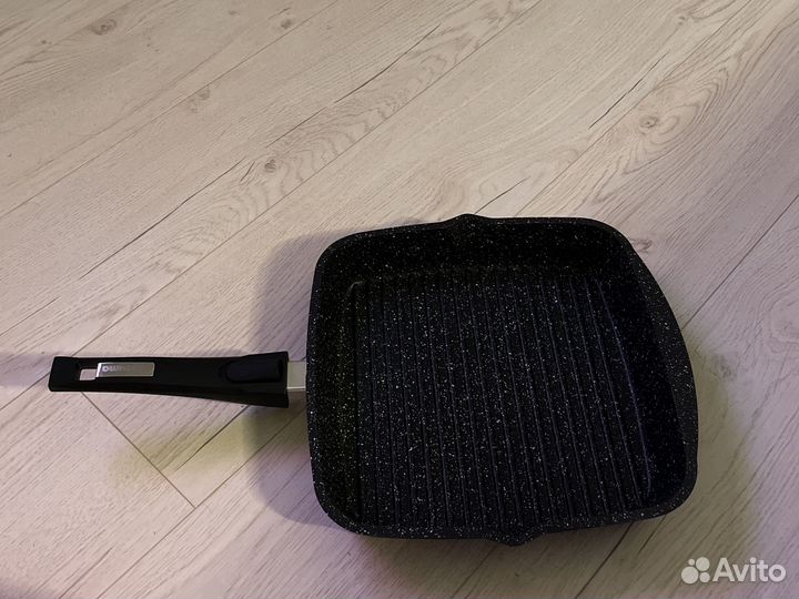 Сковородка гриль новая