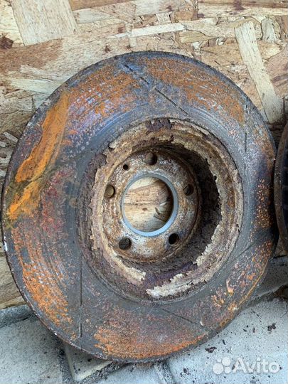 Тормозной диск передний Audi А6 C6 2.8 CCE