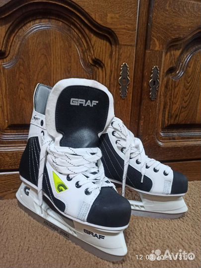 Коньки хоккейные