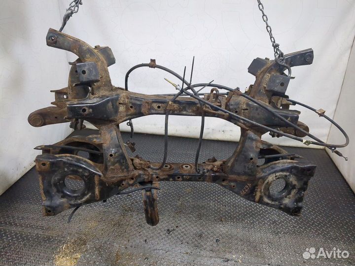 Балка подвески задняя Nissan Pathfinder, 2005